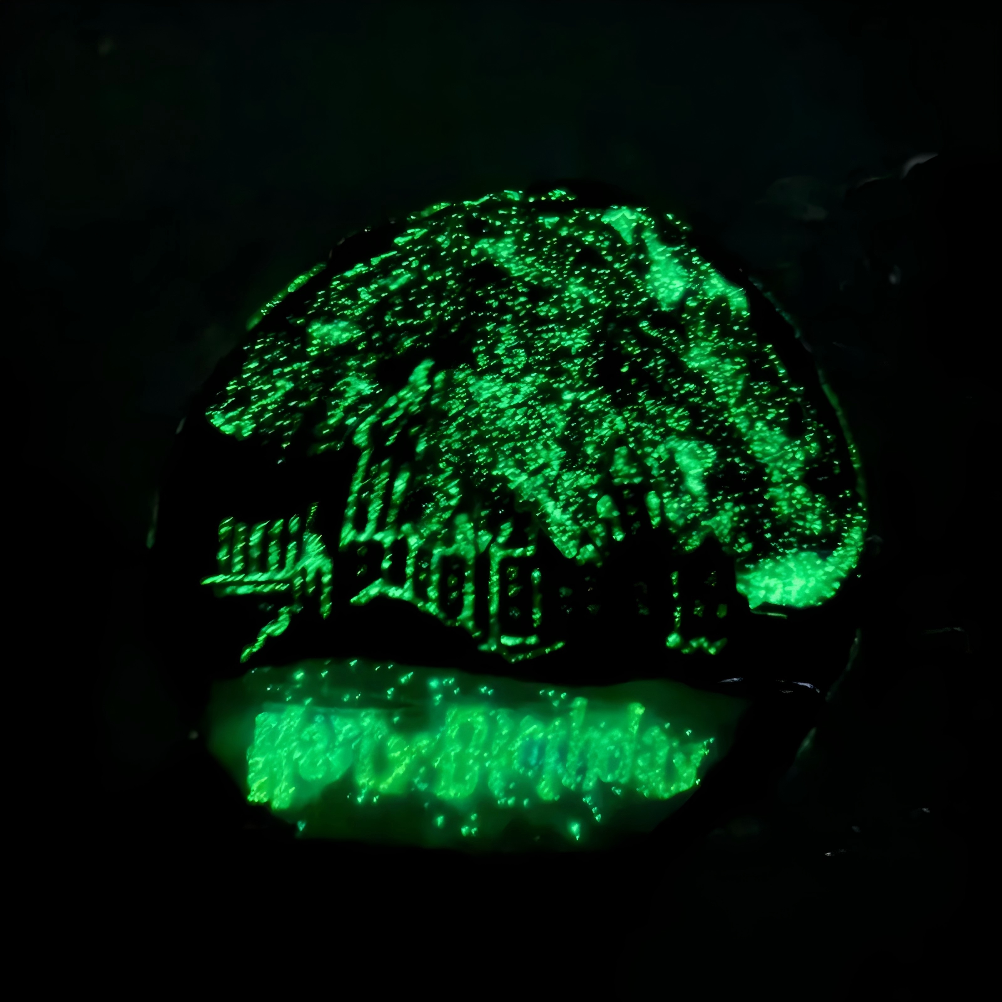 Harry Potter's Castle，夜光クラゲ 暗闇で発光 ，ねんねる，押して潰せるおもちゃ，ストレス解消おもちゃ，食べられません.Squishy，Stress Relief Toy，high-quality handmade product. Not a food item.  A perfect gift.