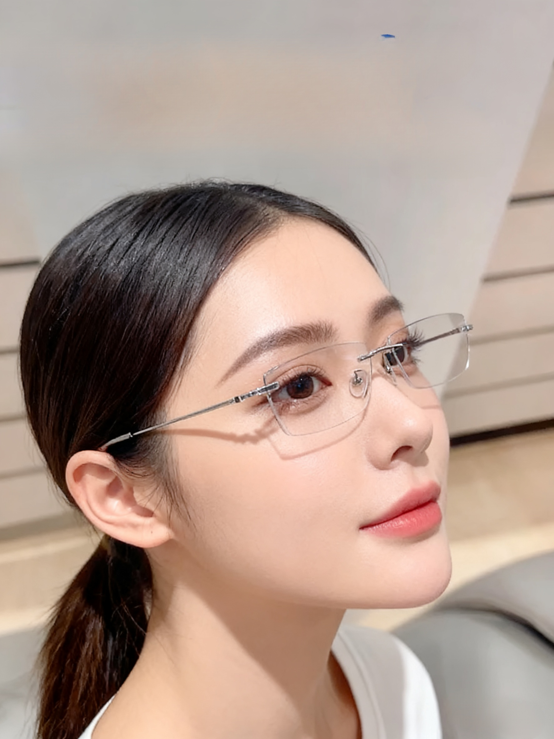 Color-changing anti-blue light presbyopia glasses
