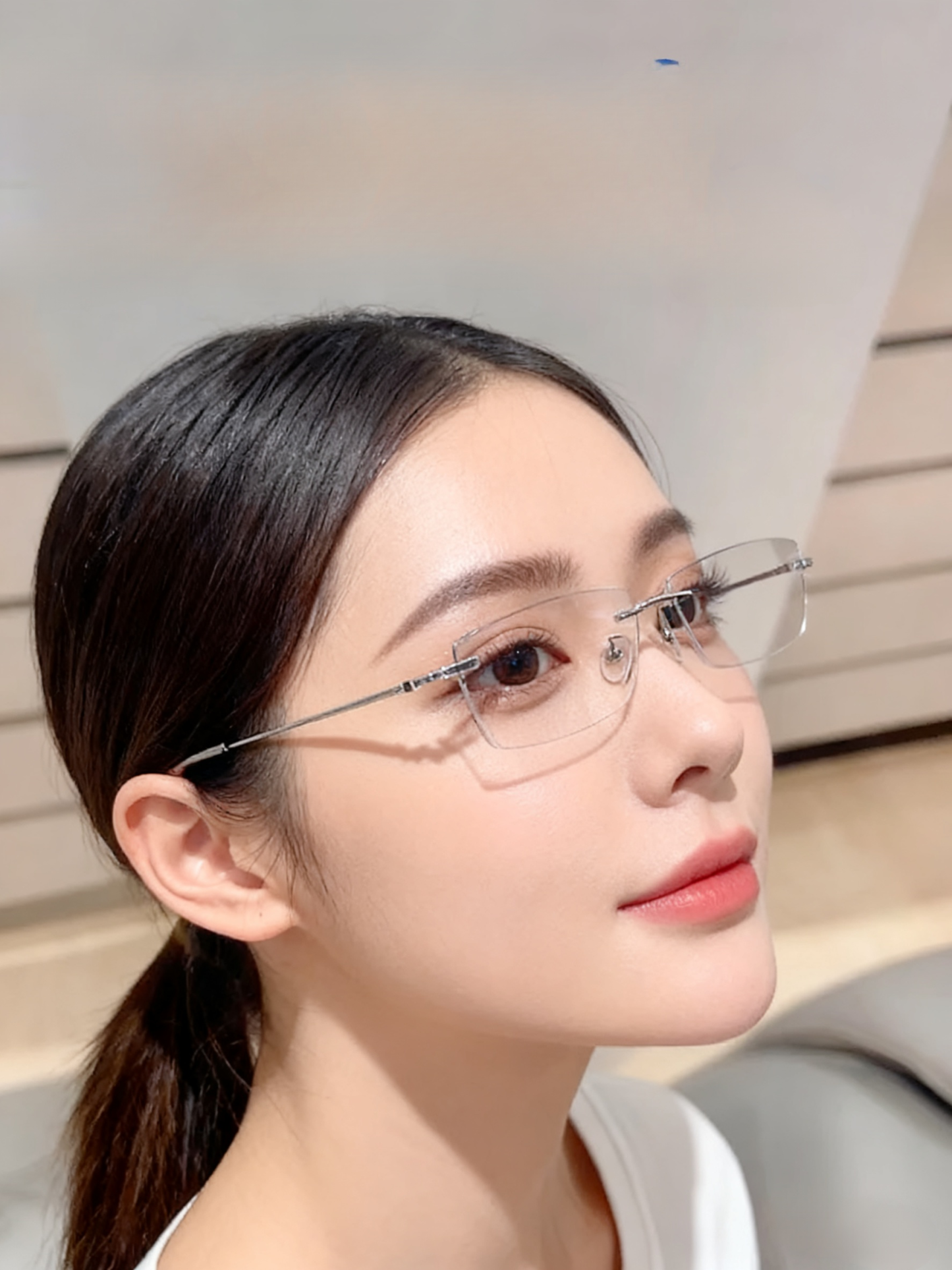 Color-changing anti-blue light presbyopia glasses