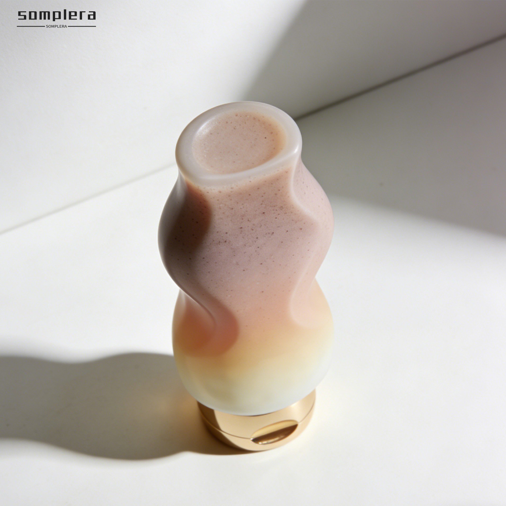 使用潔面磨砂膏後肌膚細緻光滑