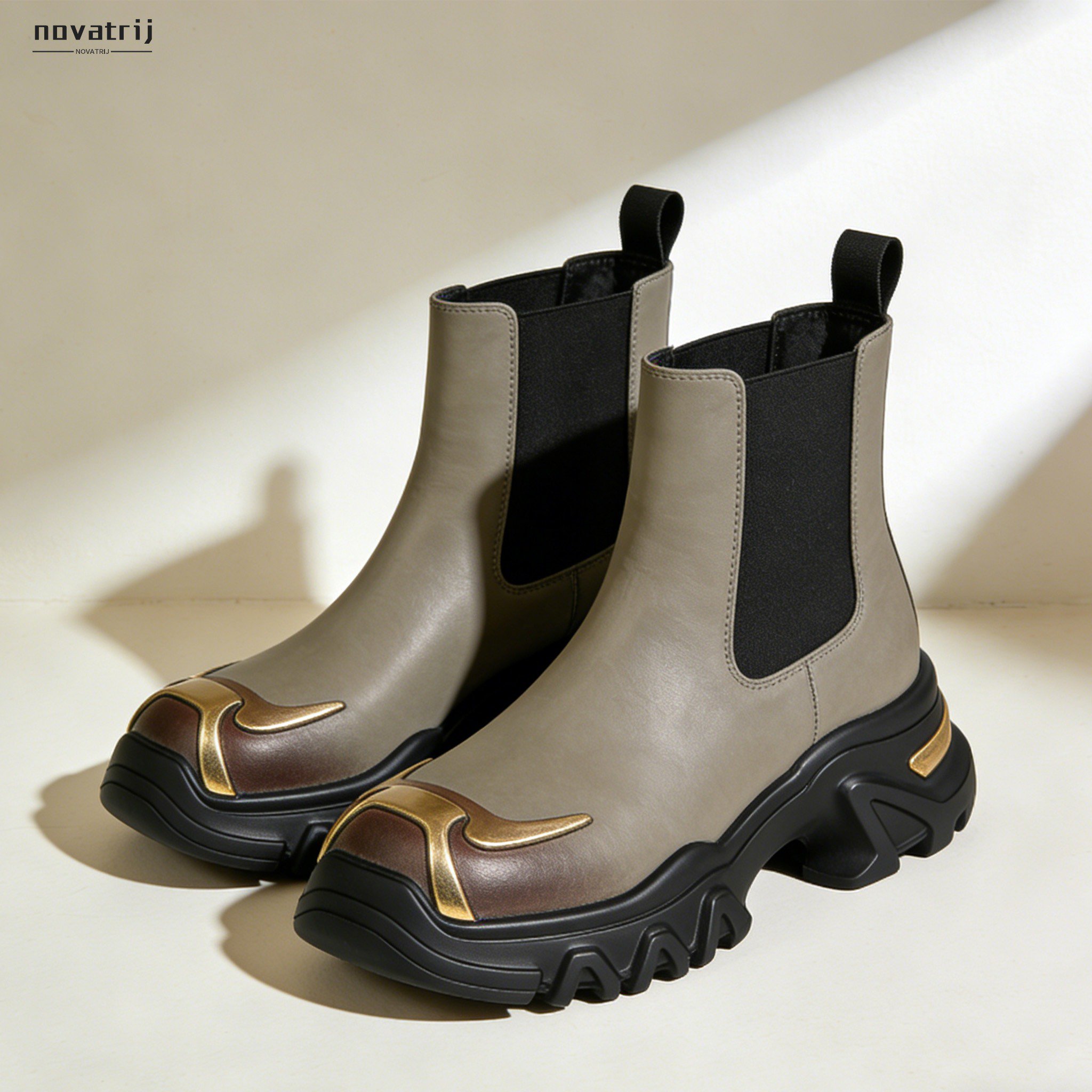 女生穿搭高筒馬丁靴示範