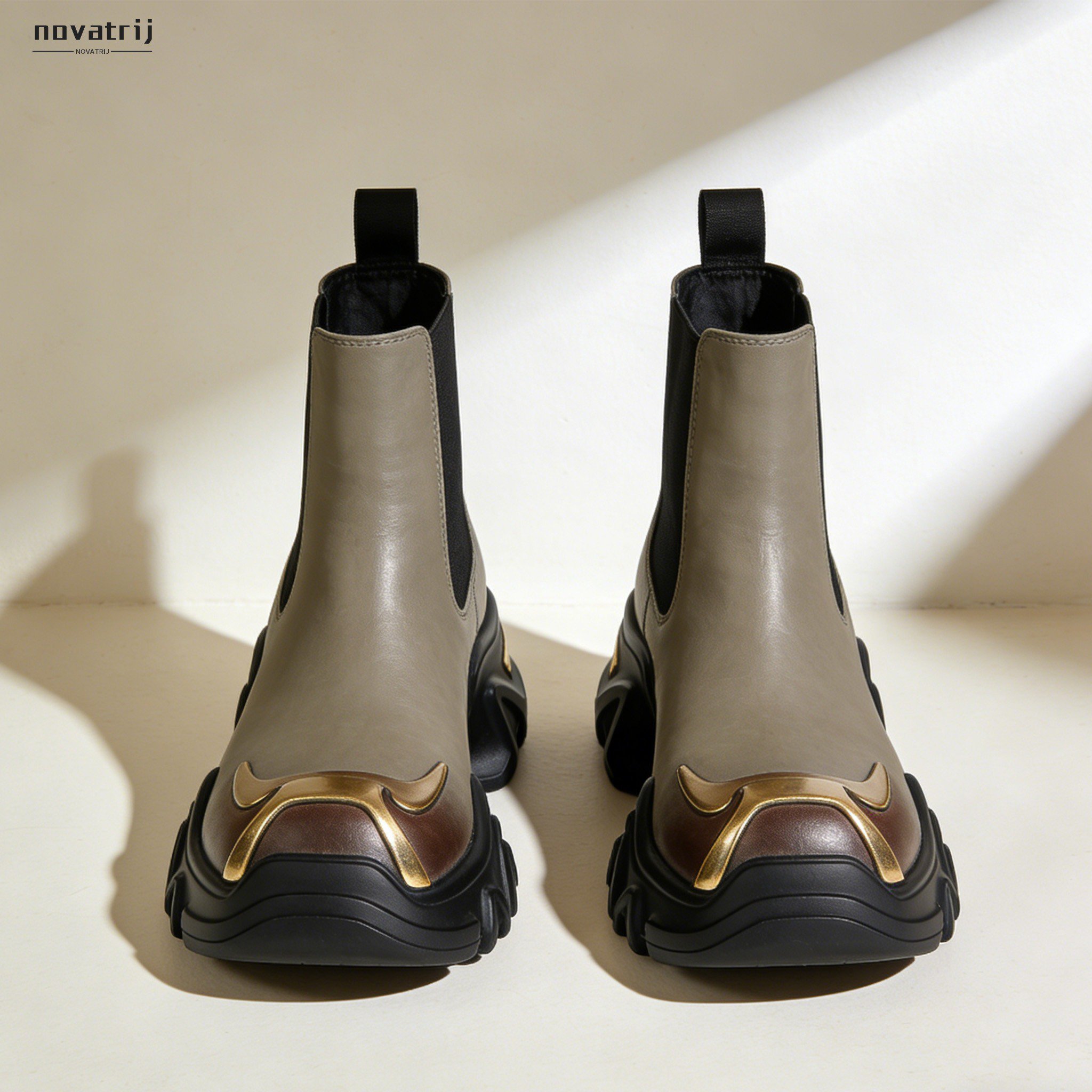 時尚高筒馬丁靴正面展示