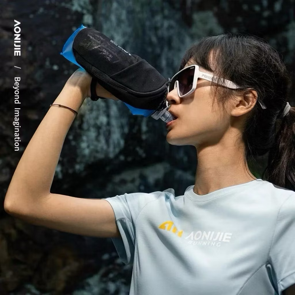 AONIJIE A7108 Running Handheld with 500ml Soft Flask Fit for 6.8 Inches Mobile Phone Water Bottle