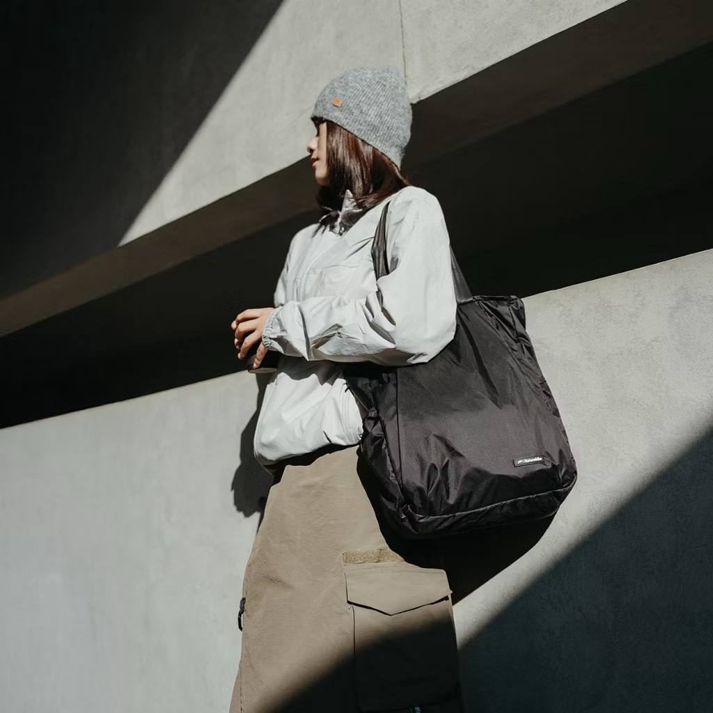 Naturehike Oxygen Series 18L Folding Tote Backpack XB025 Midnight Black/Light Gray