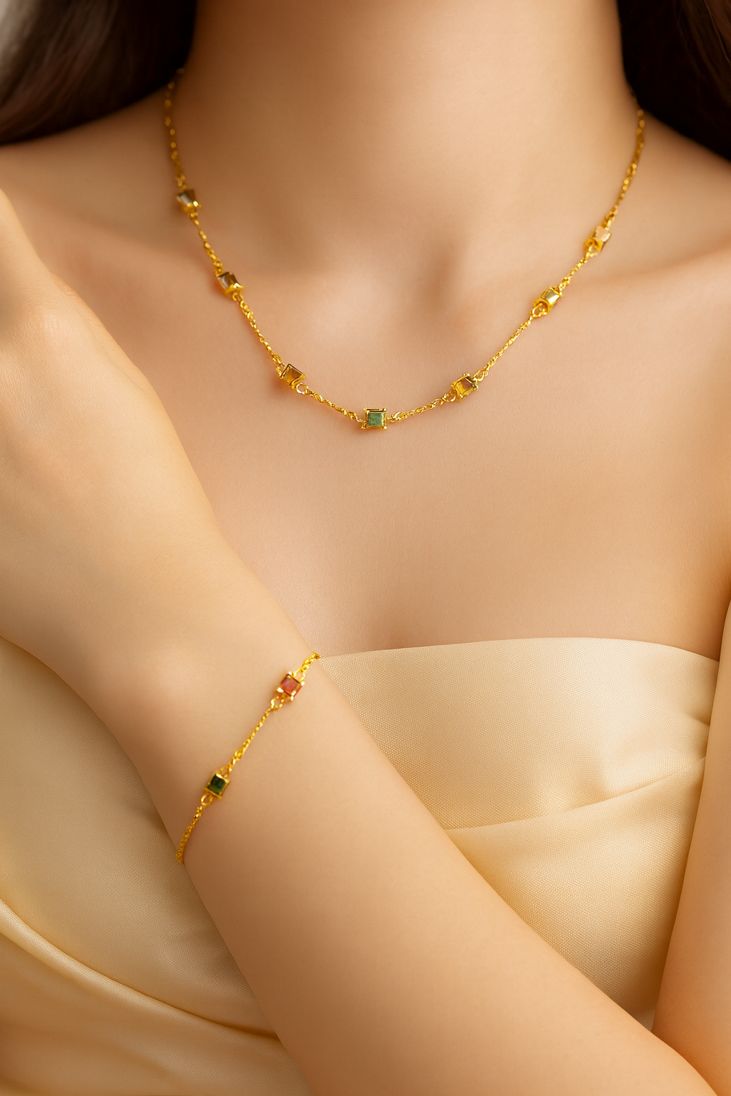 أناقة مبهرة - قلادة إليزابيث من الذهب عيار 18 قيراطًا