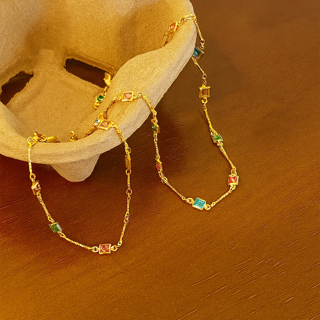 أناقة مبهرة - قلادة إليزابيث من الذهب عيار 18 قيراطًا