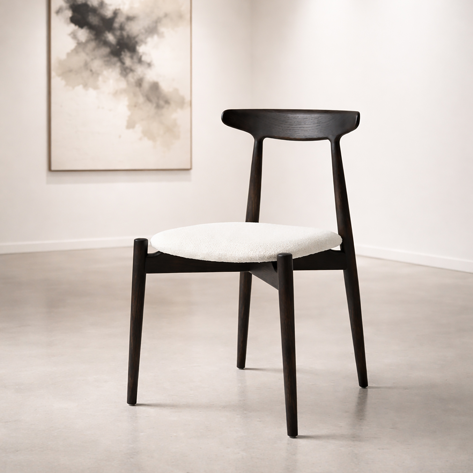 黒色アッシュウッドシュケチェア 柔らかいクッション付き | 北欧風ダイニングチェア