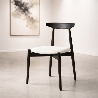 黒色アッシュウッドシュケチェア 柔らかいクッション付き | 北欧風ダイニングチェア