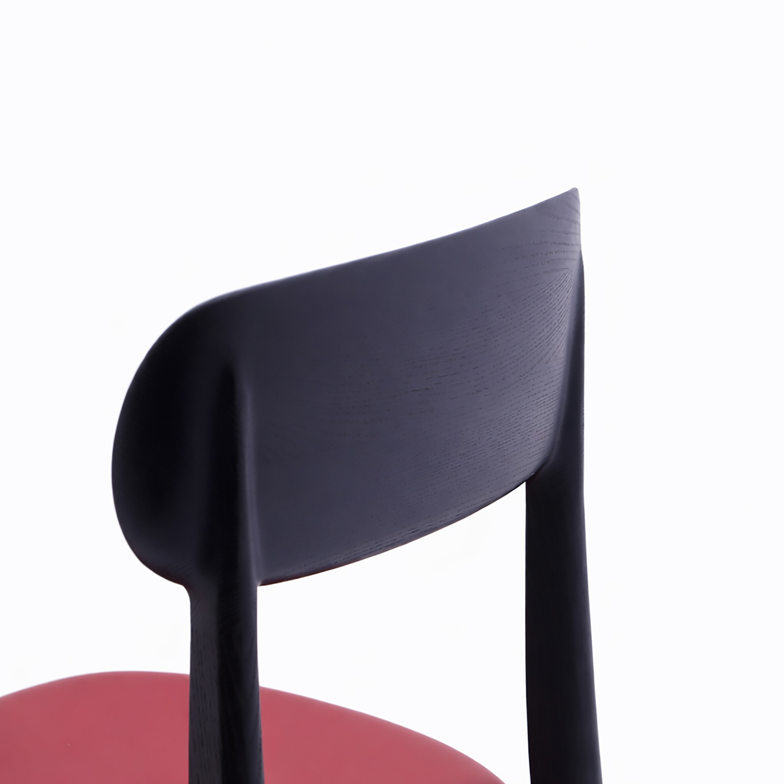 無垢材ダイニングチェア（アッシュ材・本革風クッション）