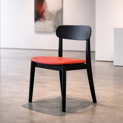 無垢材ダイニングチェア（アッシュ材・本革風クッション）