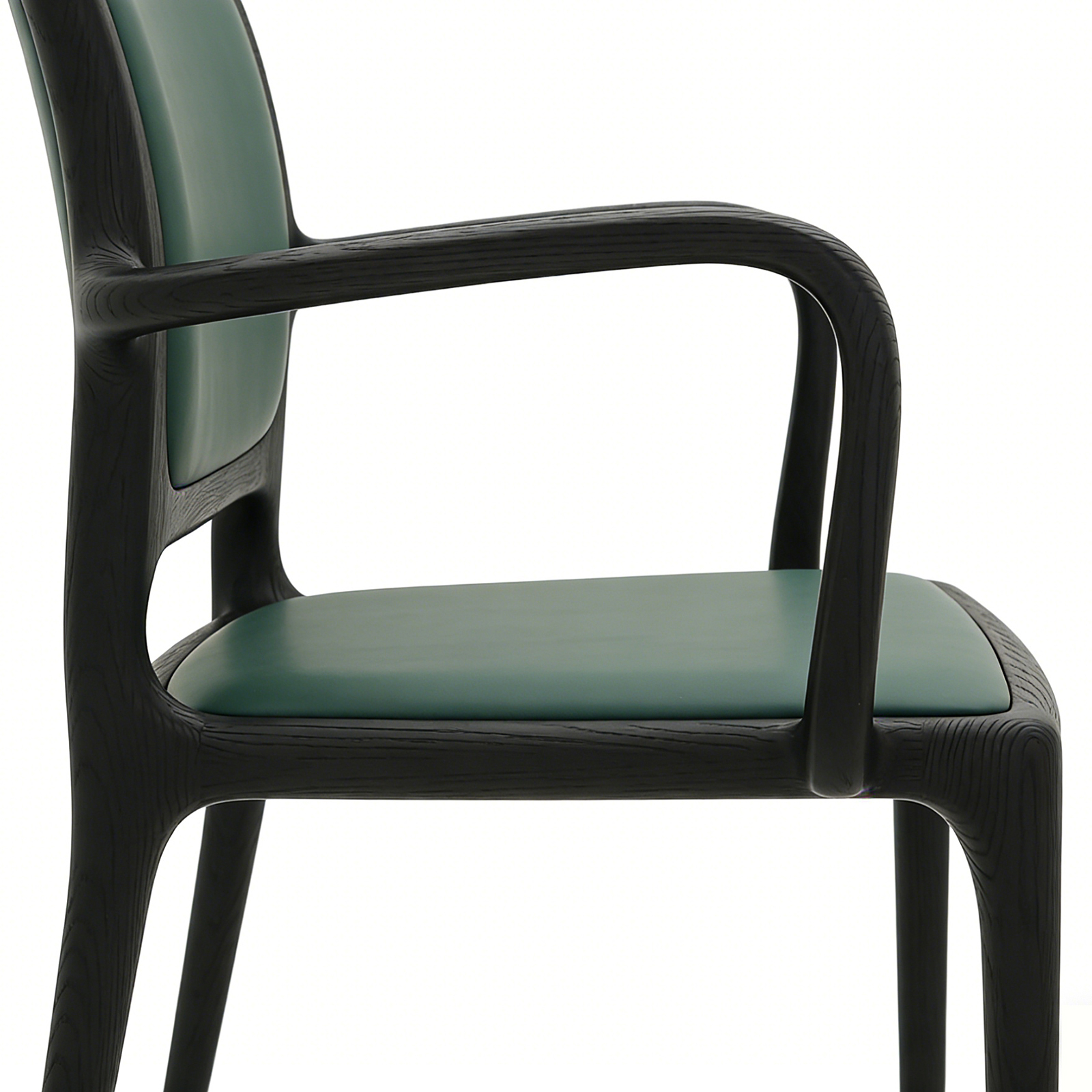 ブラックアッシュ無垢材 アームチェア｜マットブラック仕上げ・クッション座面・上質なデザインチェア