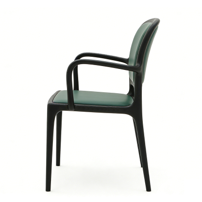 ブラックアッシュ無垢材 アームチェア｜マットブラック仕上げ・クッション座面・上質なデザインチェア