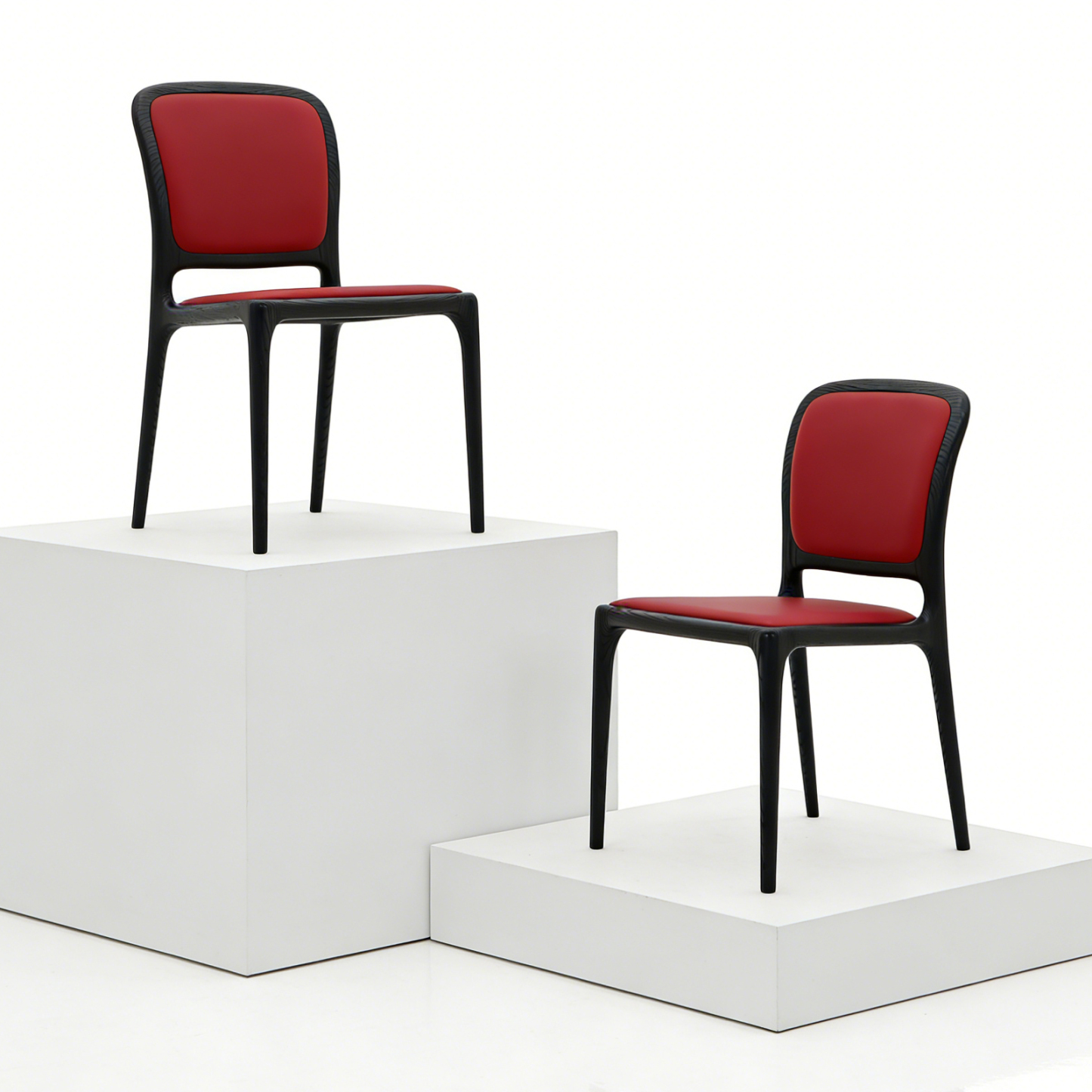 アッシュ無垢材 高級ダイニングチェア ブラックマット塗装 上質クッション仕様