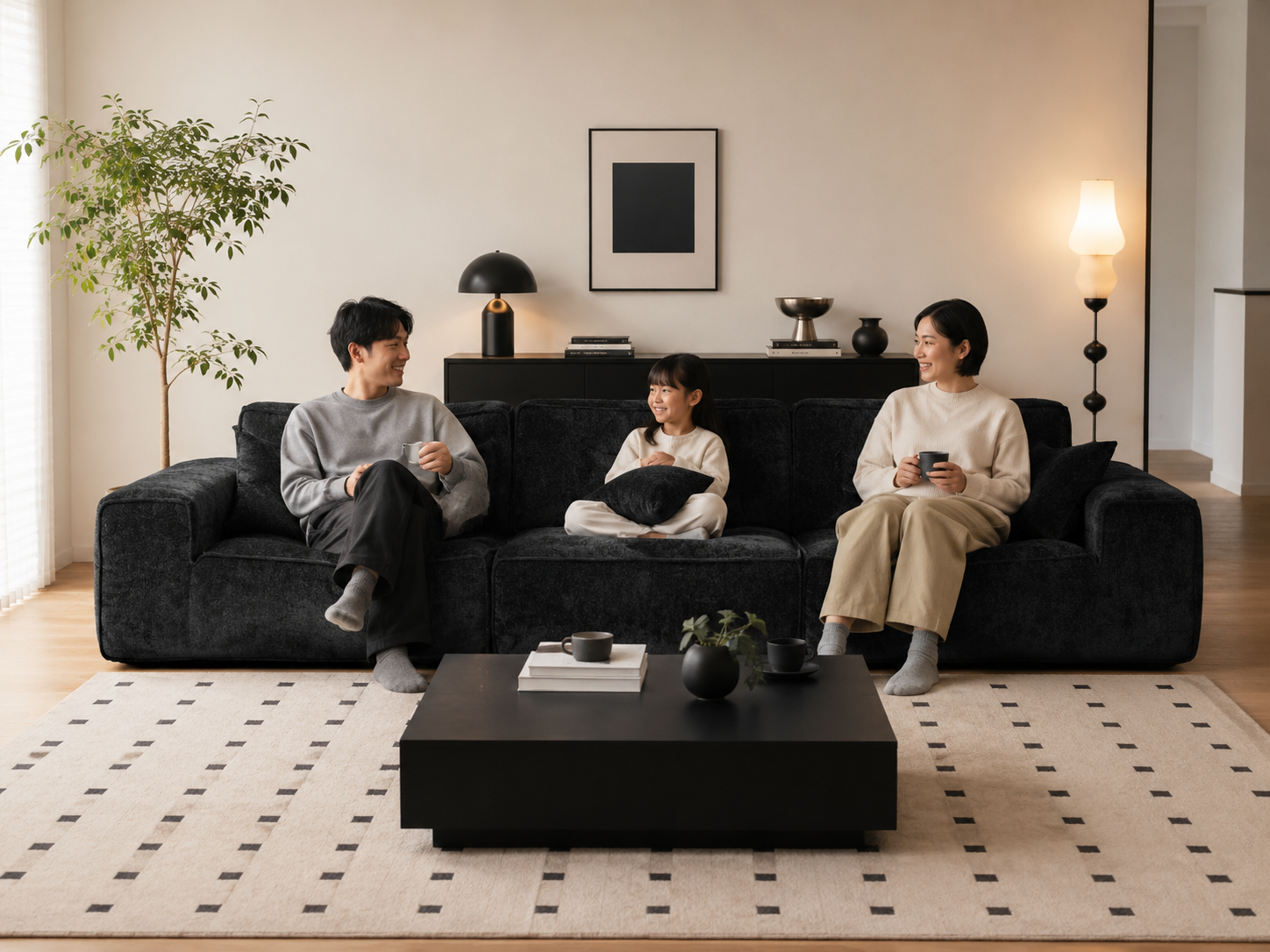 リビングで使うブラックソファ