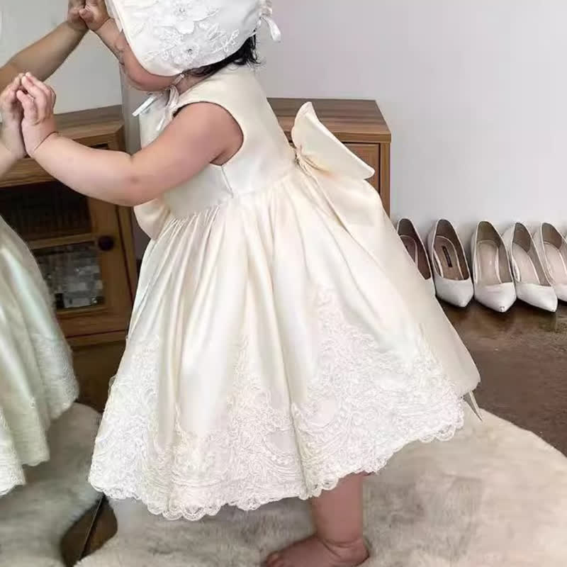 فساتين ميدي بدون أكمام مزينة بتطريز ساتان ودانتيل وفيونكة - image 3