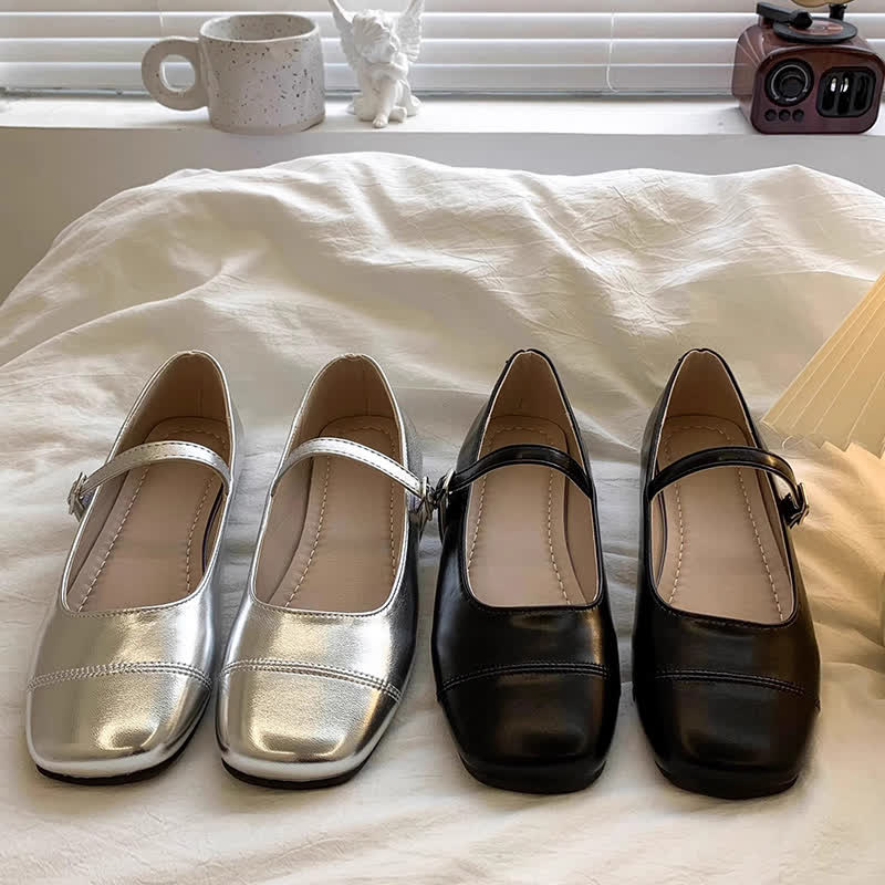 حذاء ماري جين ذو مقدمة مربعة ولمسة نهائية معدنية صلبة - image 1