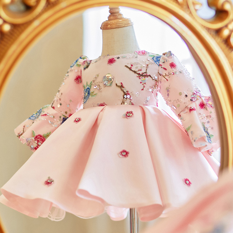 فساتين ميدي بأكمام طويلة مزينة بالترتر الساتان - image 5