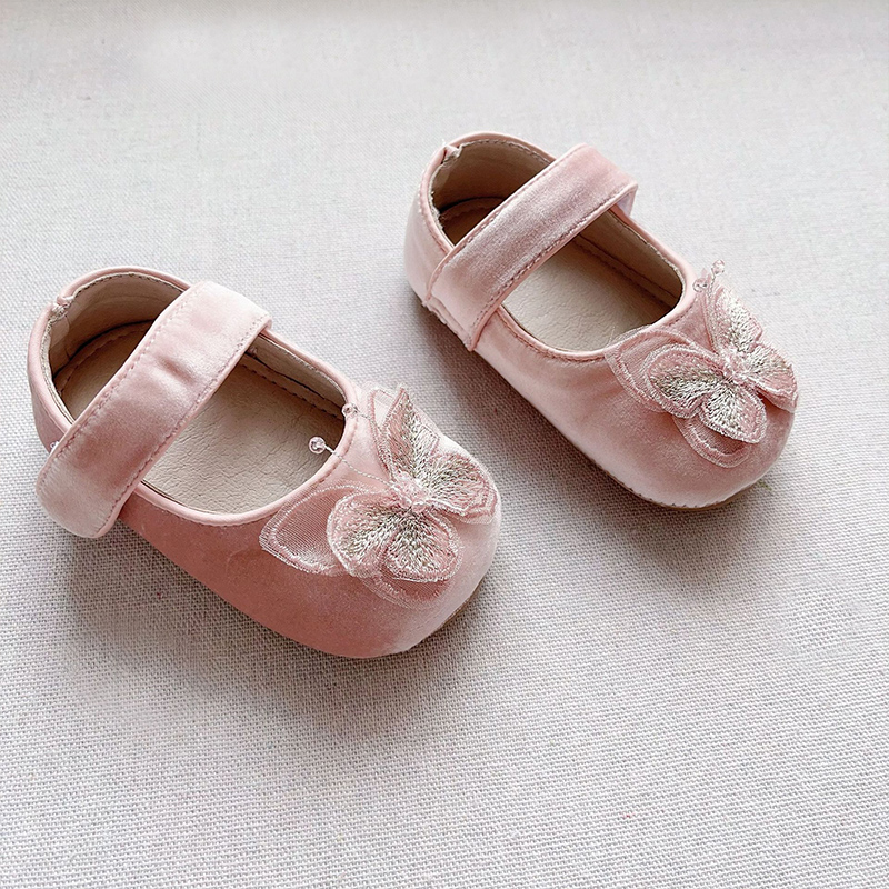 حذاء باليه مسطح ذو مقدمة مستديرة بتصميم فراشة صلبة - لون القرنفل - image 5