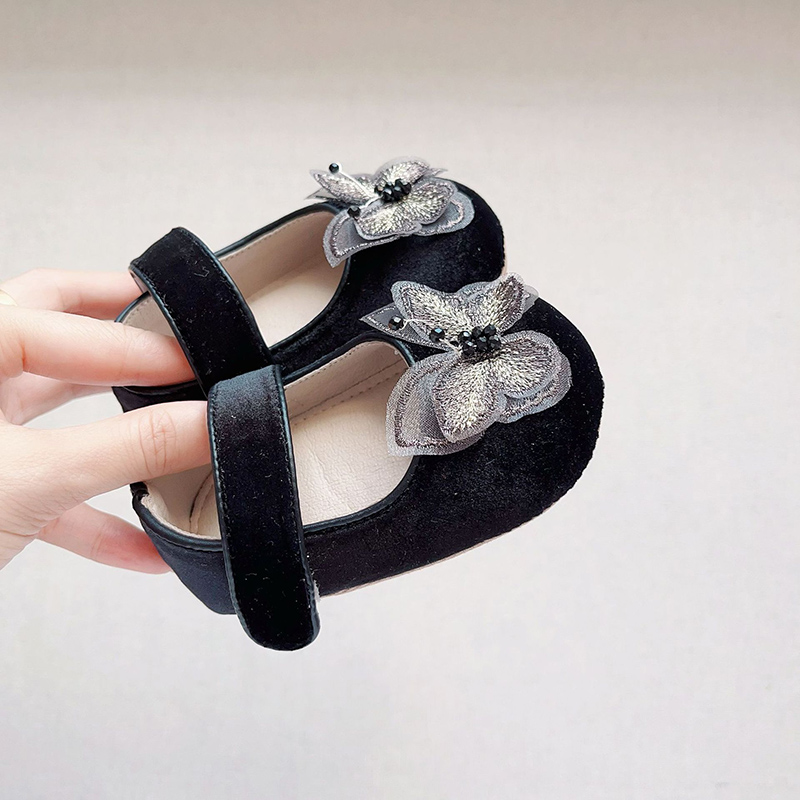 حذاء باليه مسطح ذو مقدمة مستديرة بتصميم فراشة صلبة - image 8