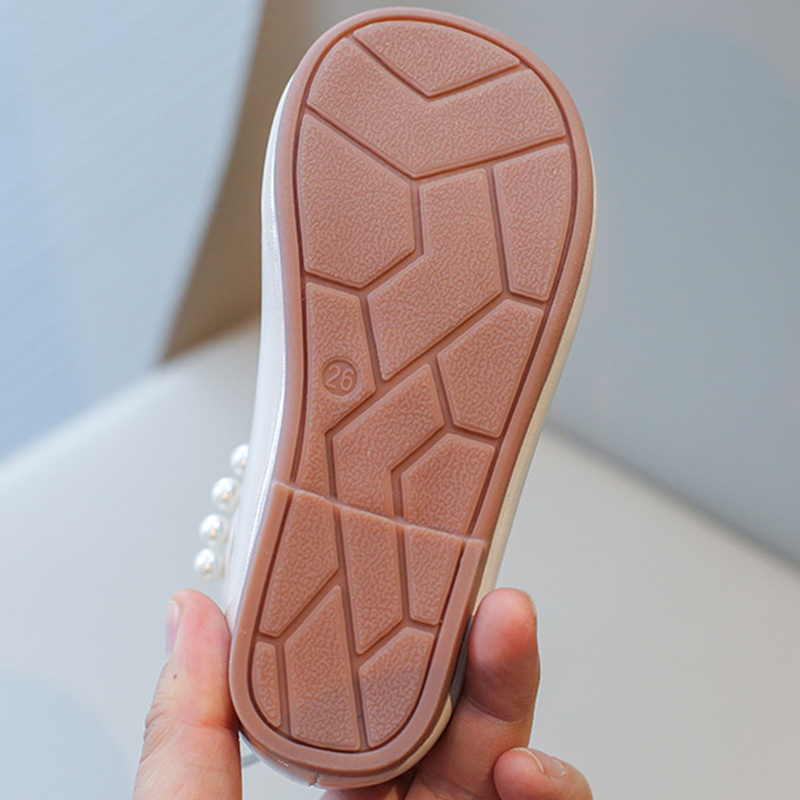 حذاء مسطح ذو مقدمة دائرية بطلاء معدني صلب - image 8