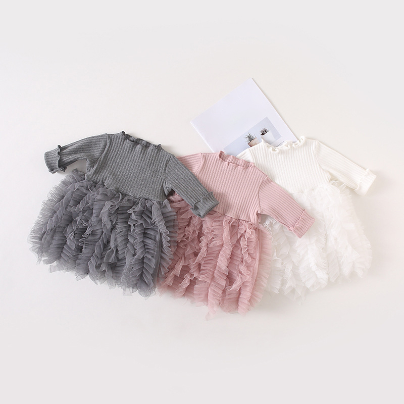 فساتين عادية بأكمام طويلة مزينة بثنيات شبكية - image 1