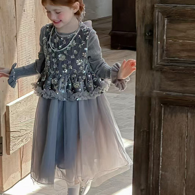 طقم ماكسي من قطعتين بدون أكمام مزين بلوحة مخملية - image 2