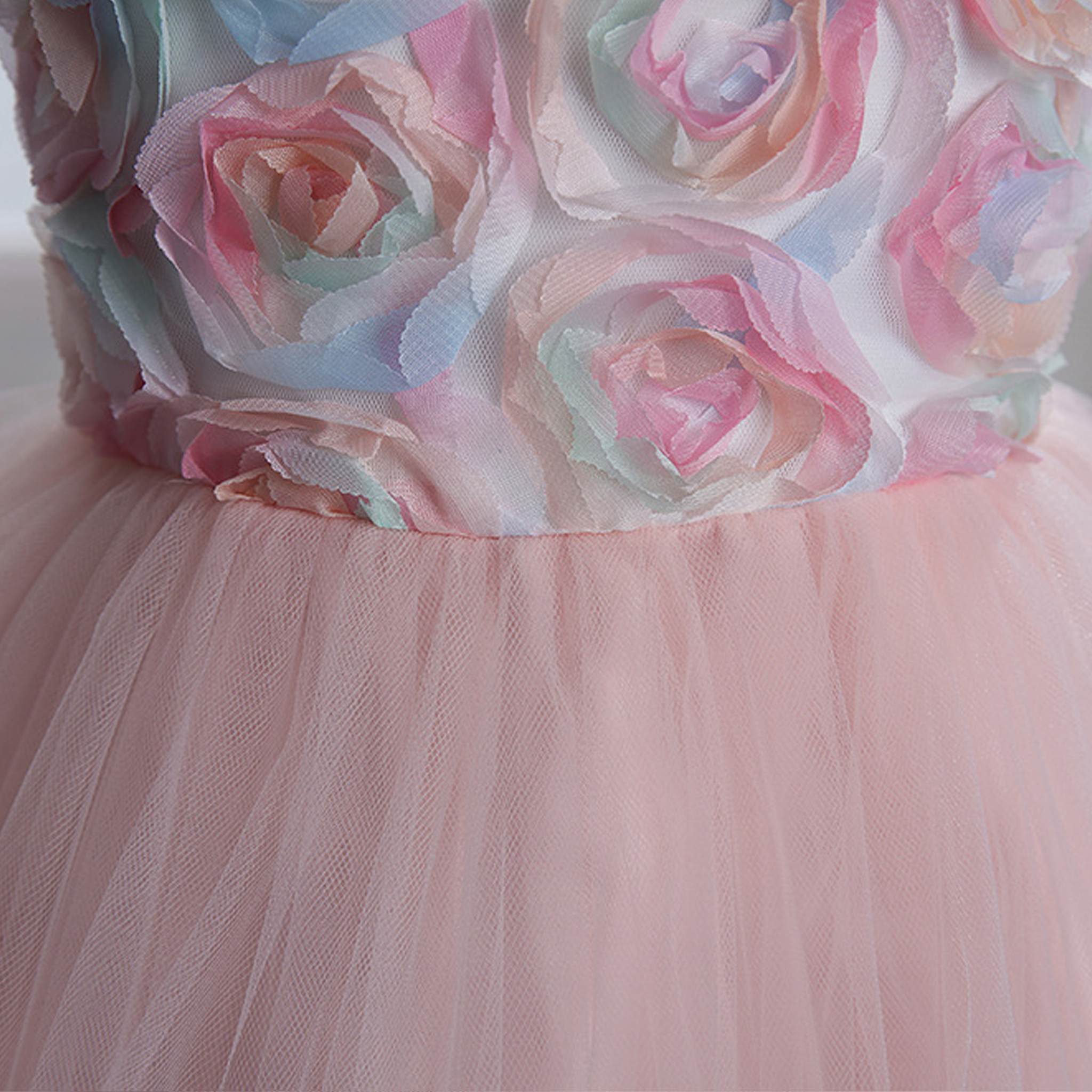 فساتين ميدي بدون أكمام مزينة بوردة شبكية لعيد الفصح - image 7