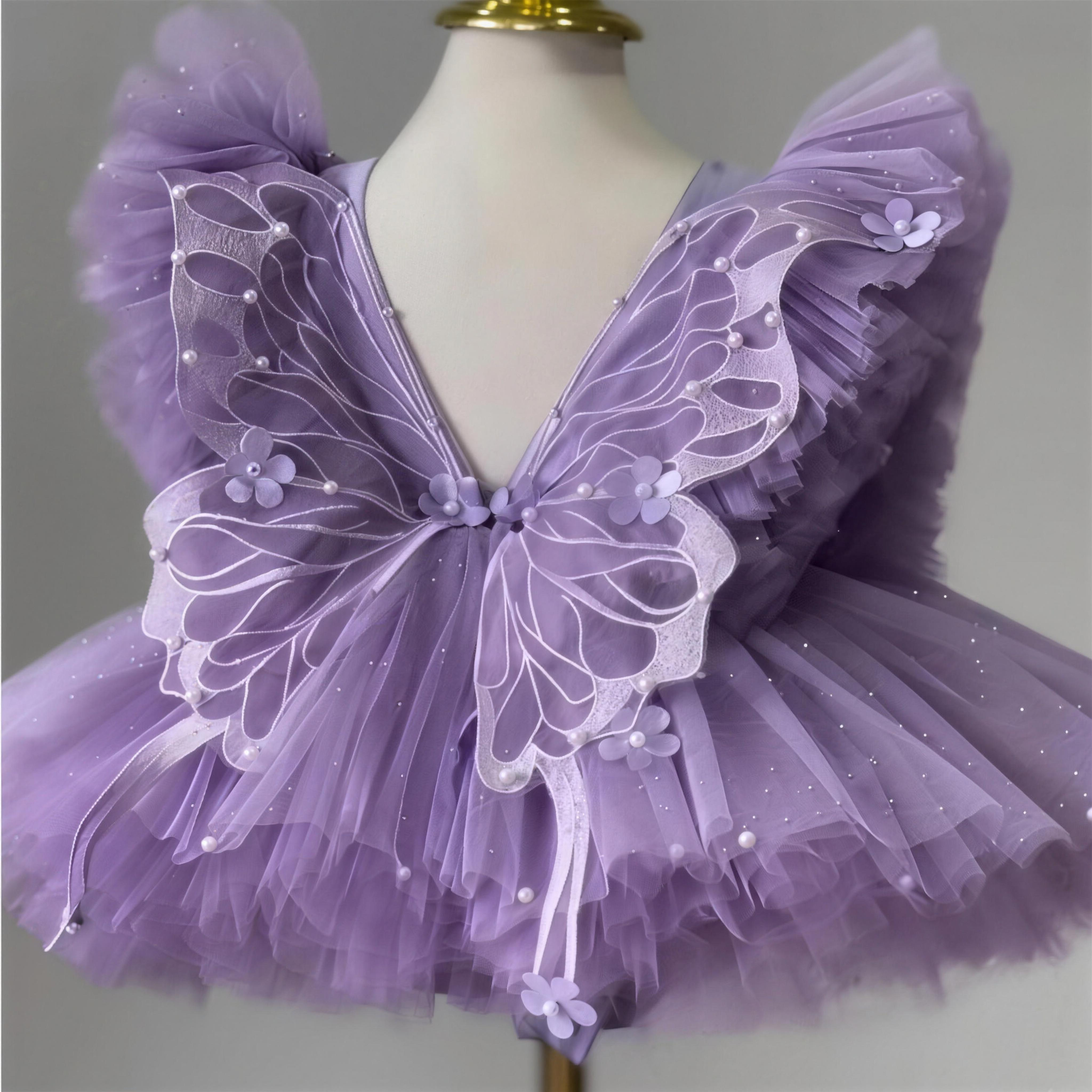 فساتين قصيرة بدون أكمام من قماش شبكي مزين باللؤلؤ والزهور - image 3