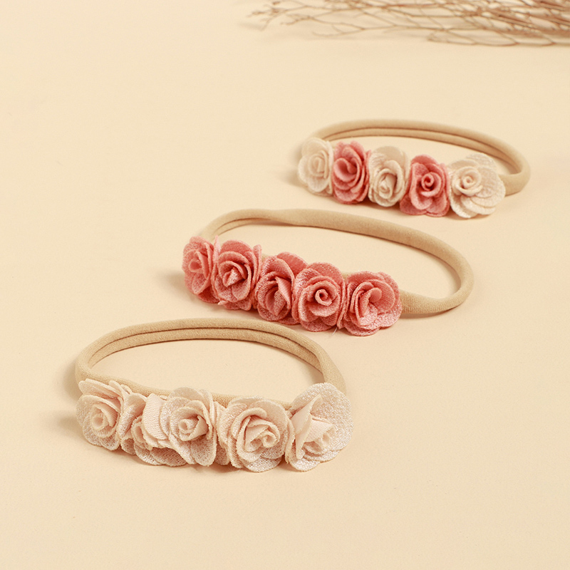 إكسسوارات شعر مزينة بوردة صلبة - image 1