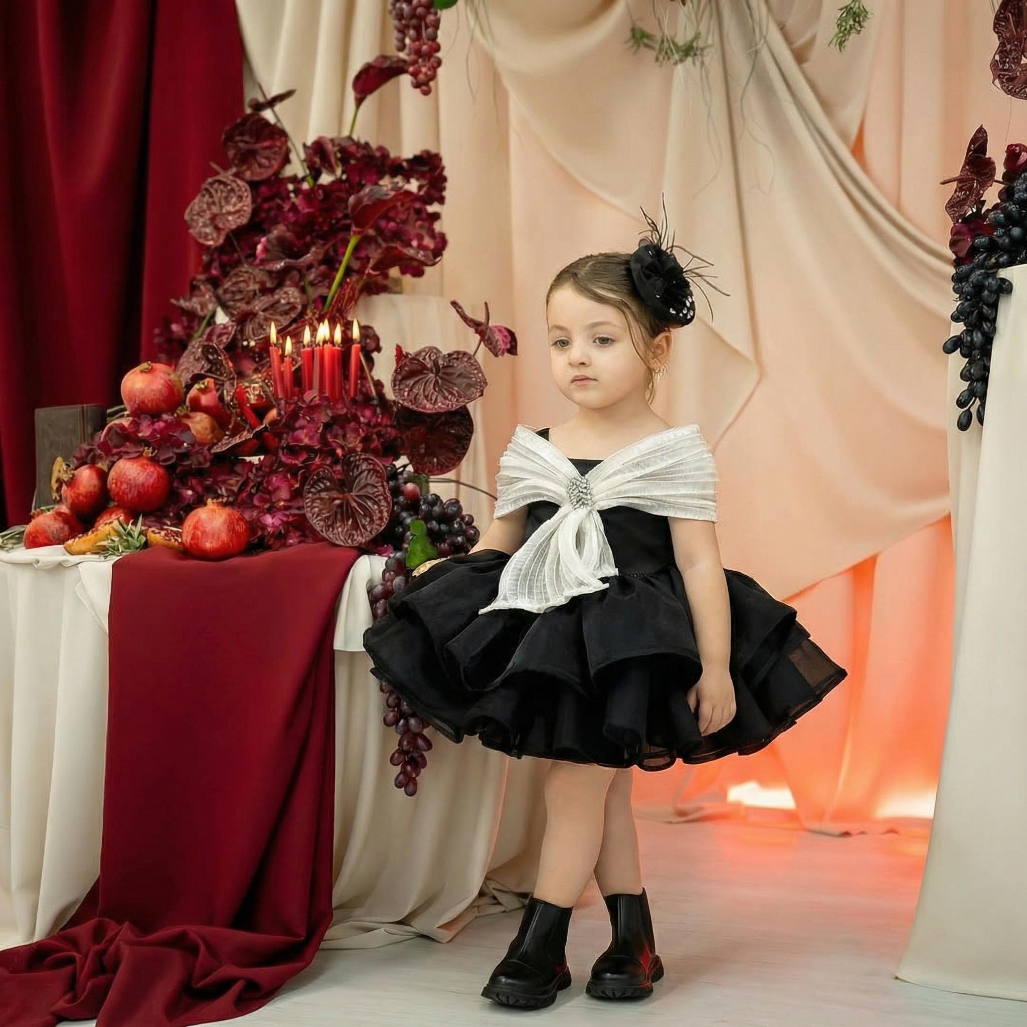 فساتين قصيرة بدون أكمام من الأورجانزا المرصعة بأحجار الراين - image 2