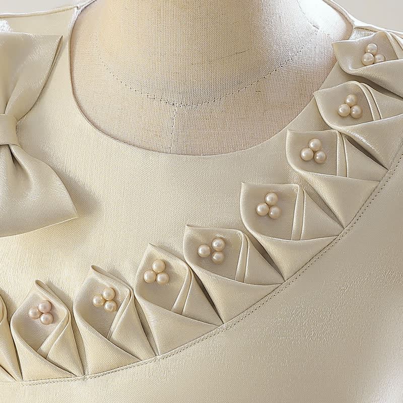 فساتين ماكسي بأكمام قصيرة مزينة بوردة من الساتان - image 11