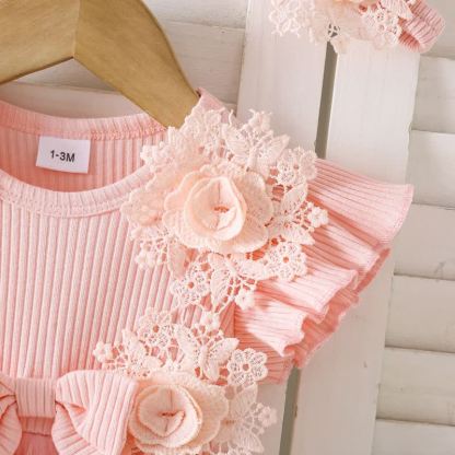 بدلة جسم متوسطة الطول بأكمام قصيرة مزينة بوردة مقسمة من القطن بنسبة 100% - image 4