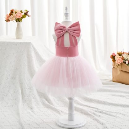 فساتين ميدي مخملية بفتحة جانبية وأكمام ثلاثة أرباع بدون قفازات - image 4