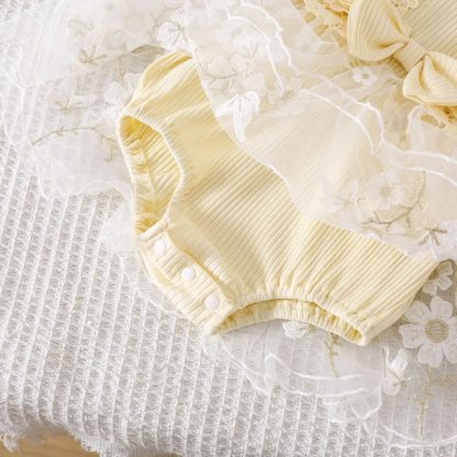 بدلة جسم متوسطة الطول بأكمام قصيرة مزينة بوردة مقسمة من القطن بنسبة 100% - image 17