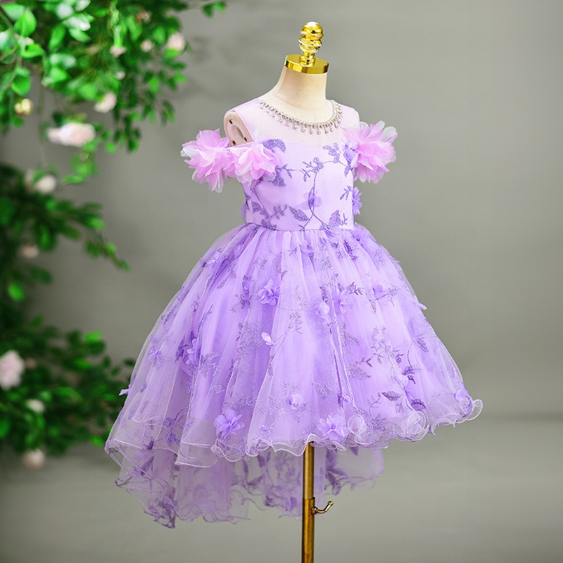 فساتين ميدي بدون أكمام مزينة بتطريز شبكي ووردة مقسمة - image 4