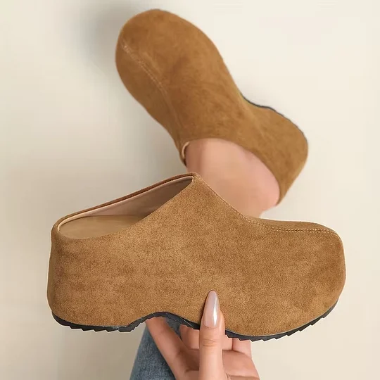 Дамиски обувки тип „mule“ в нов стил