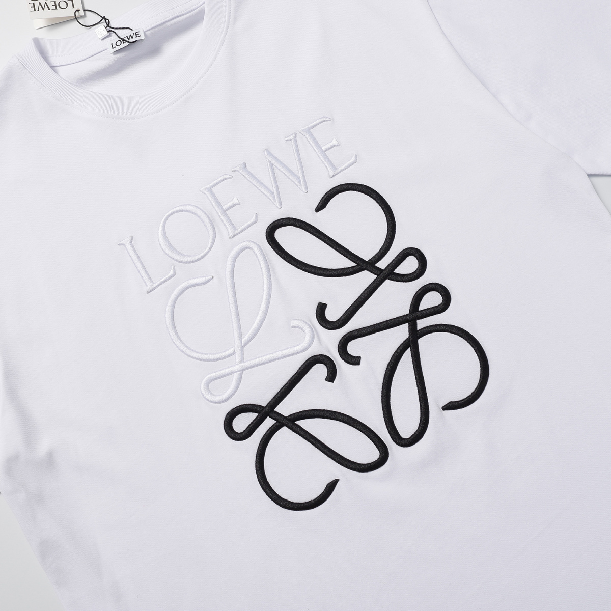 【LOEWE 公式旗艦店】（ロエベ）Tシャツ、ご好評に付き再入荷！
