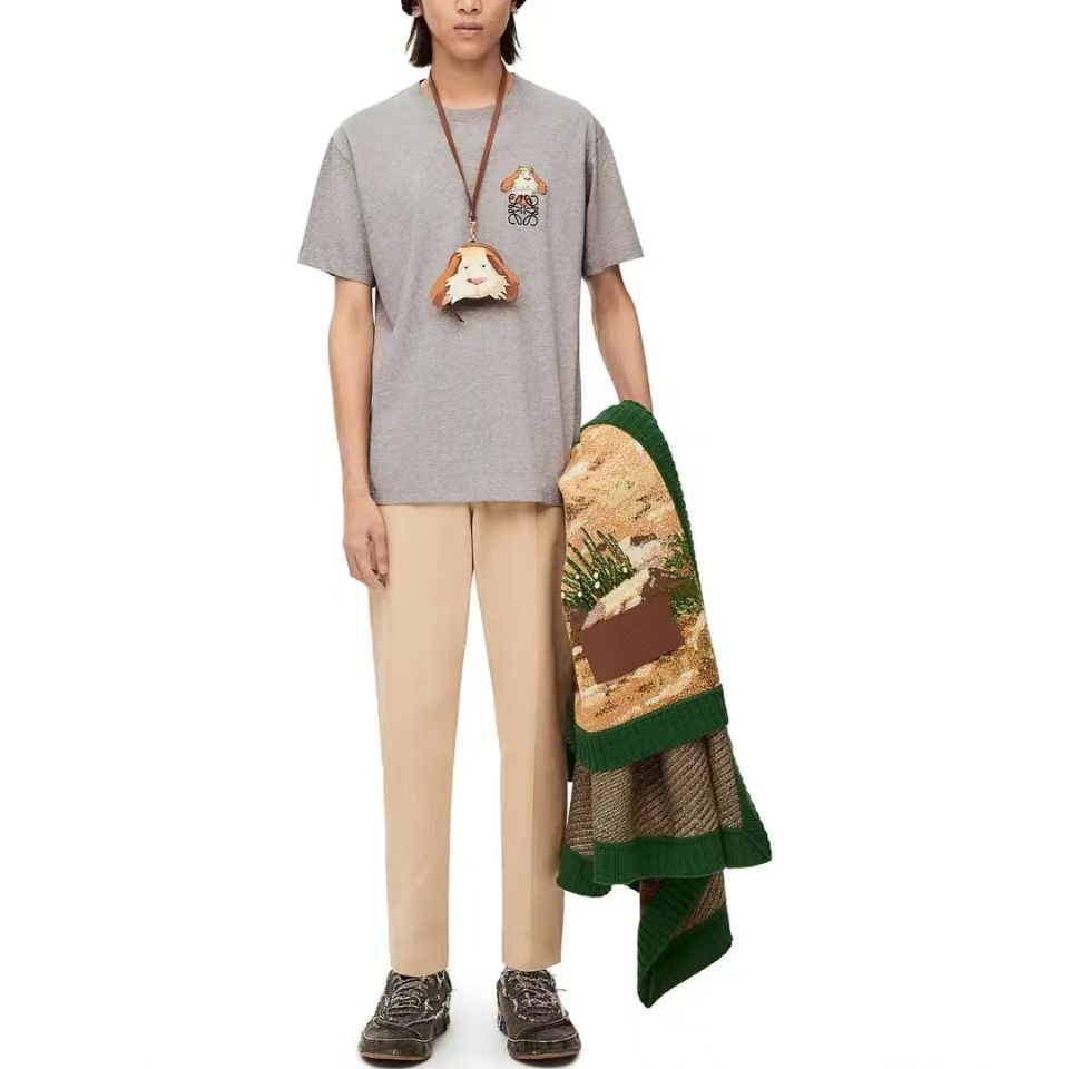 【LOEWE 公式旗艦店】（ロエベ）2024春夏新作ハウルの動く城柄丸首半袖Tシャツ 男女兼用