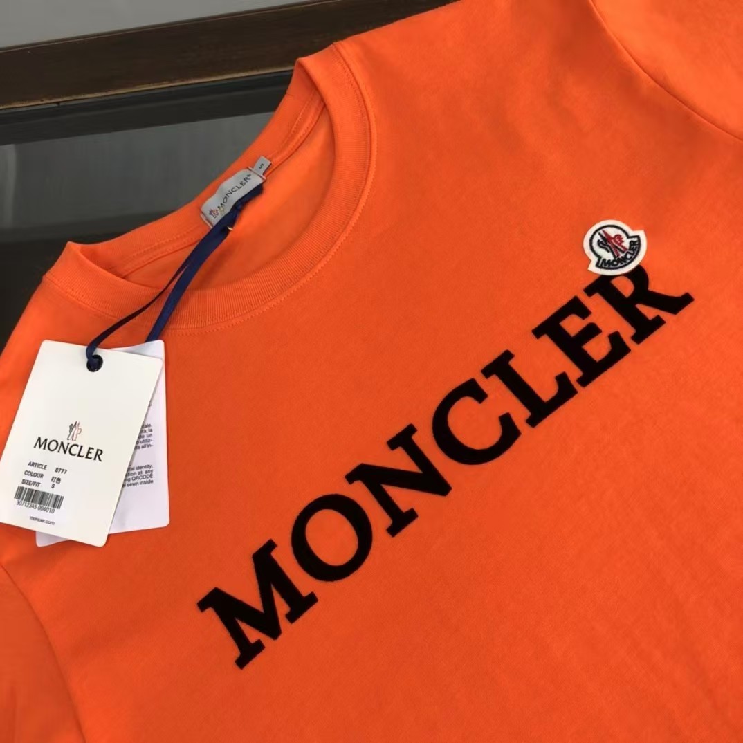 【Moncler 】（モンクレール）男女兼用、ご好評に付き再入荷！