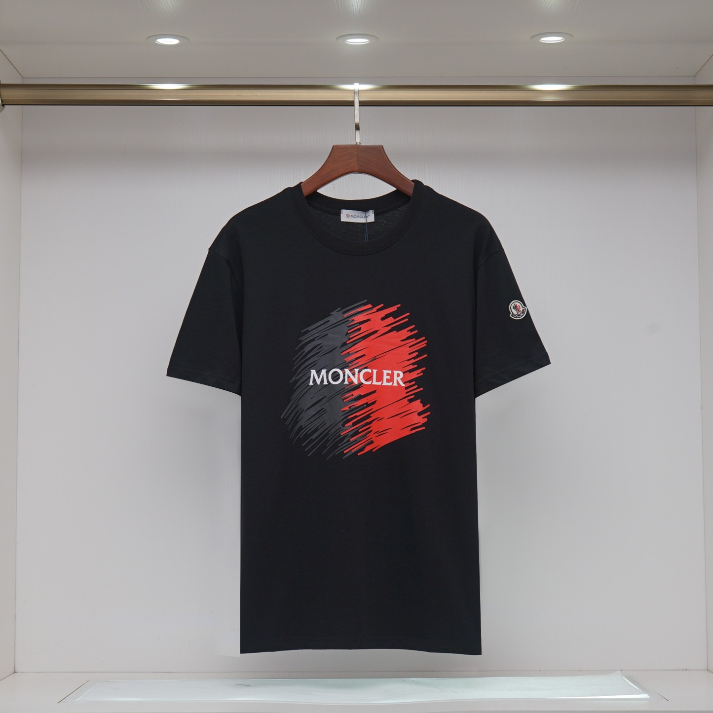 【Moncler旗艦店】（モンクレール）半袖Tシャツ、ご好評に付き再入荷！