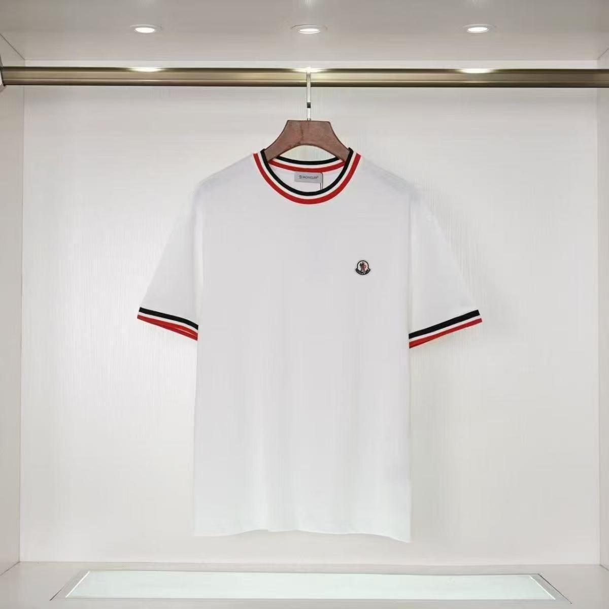 【Moncler 】（モンクレール）男女兼用、ご好評に付き再入荷！