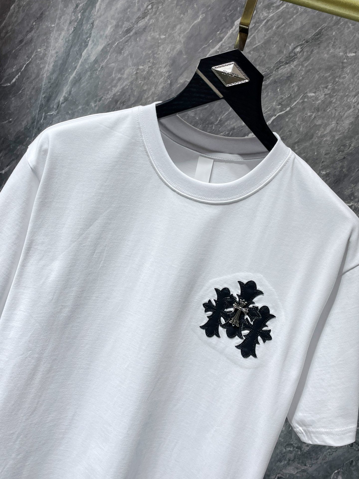 【CHROME HEARTS】（クロムハーツ）半袖Tシャツ、ご好評に付き再入荷！