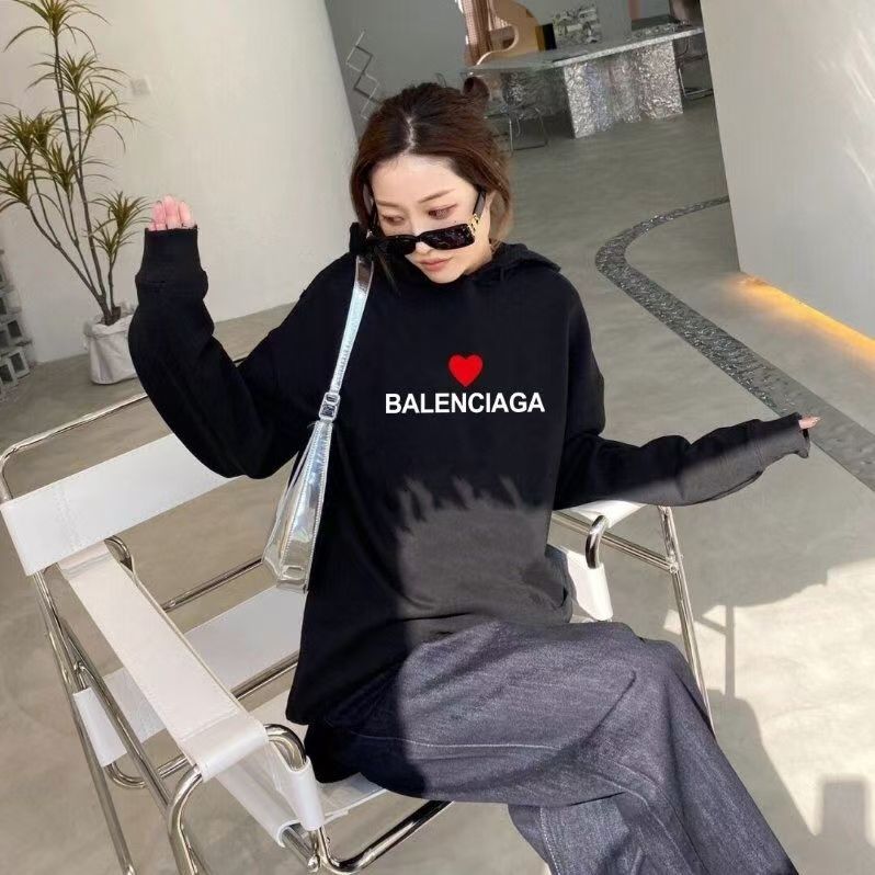 【BALENCIAGA】バレンシアガ パーカー 男女兼用 ご好評に付き再入荷！