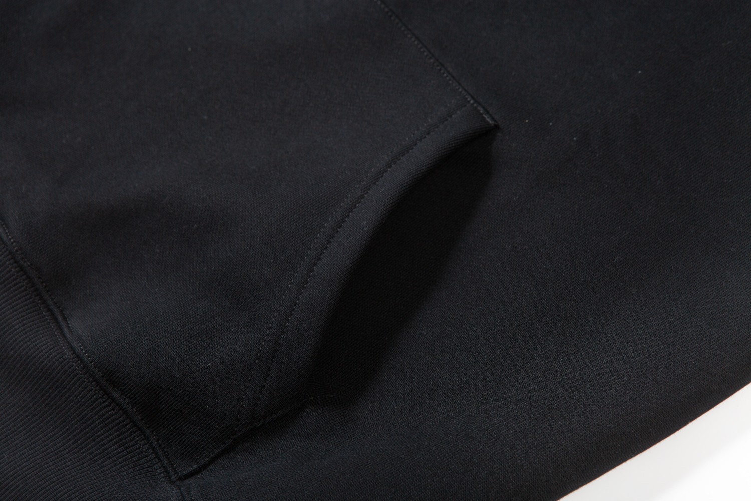 【BURBERRY】（バーバリー）パーカー 男女兼用 ご好評に付き再入荷！