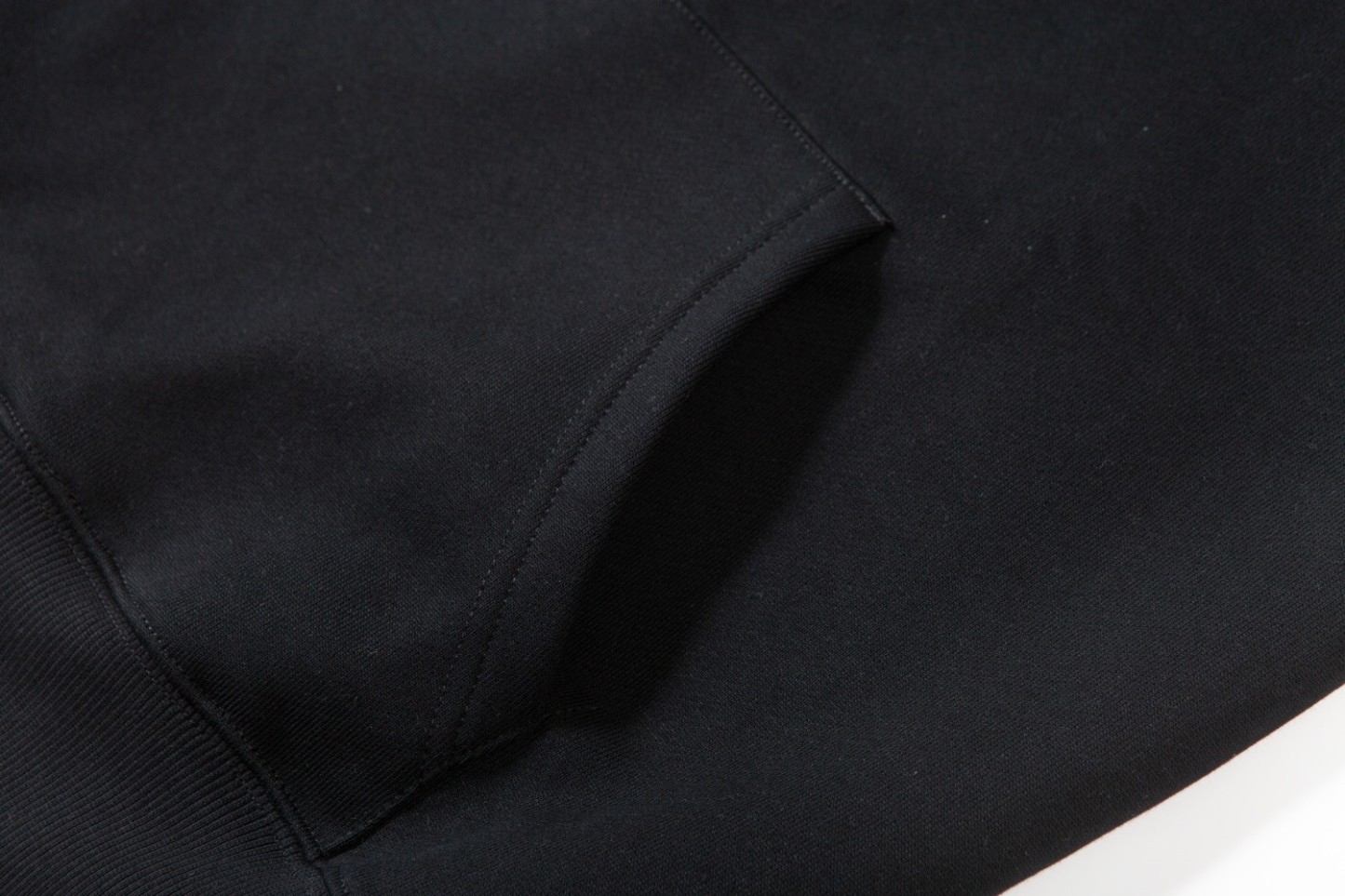 【BURBERRY】（バーバリー）パーカー 男女兼用 ご好評に付き再入荷！