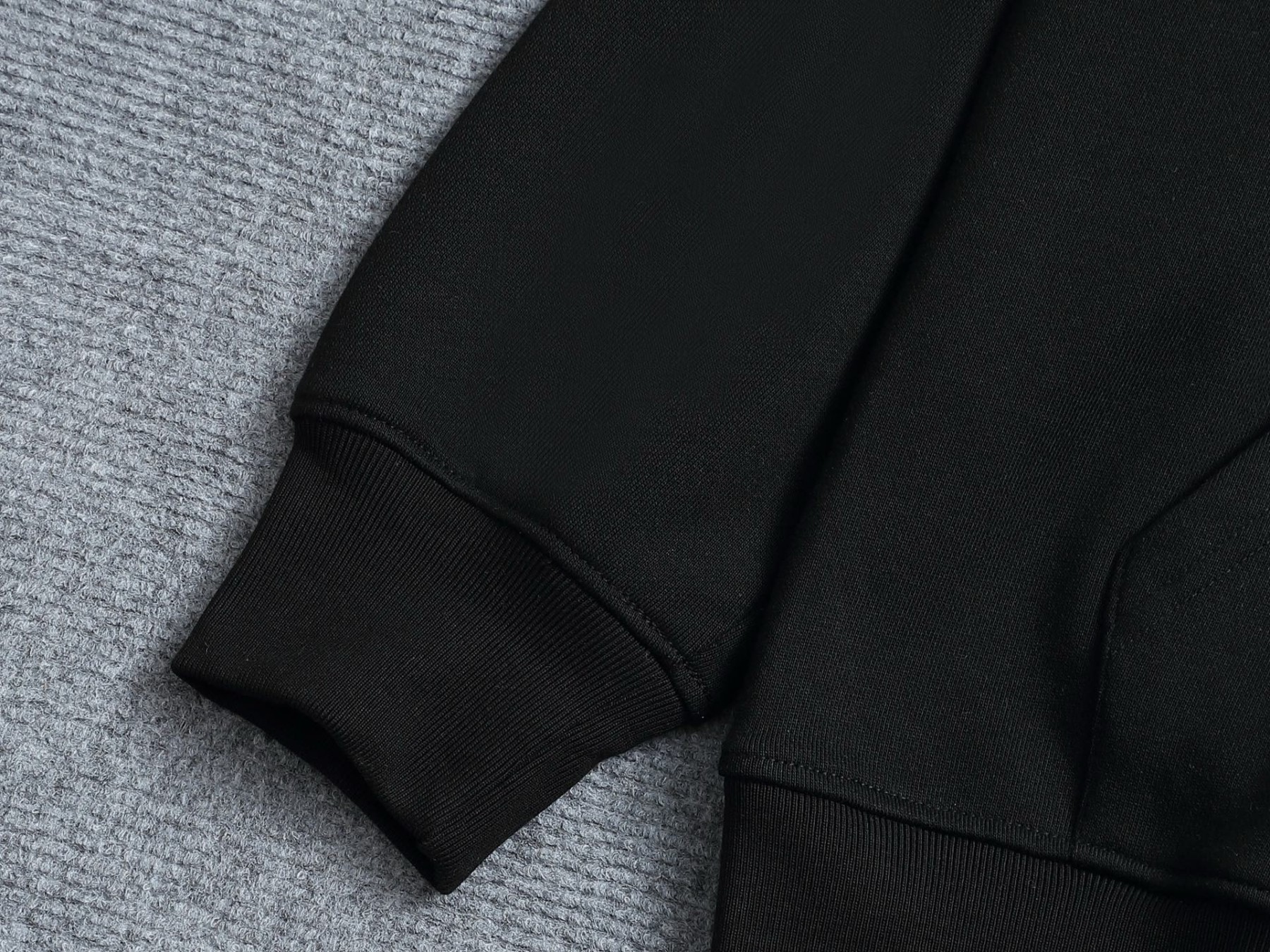 【FENDI旗艦店】フェンディ パーカー 男女兼用 ご好評に付き再入荷！