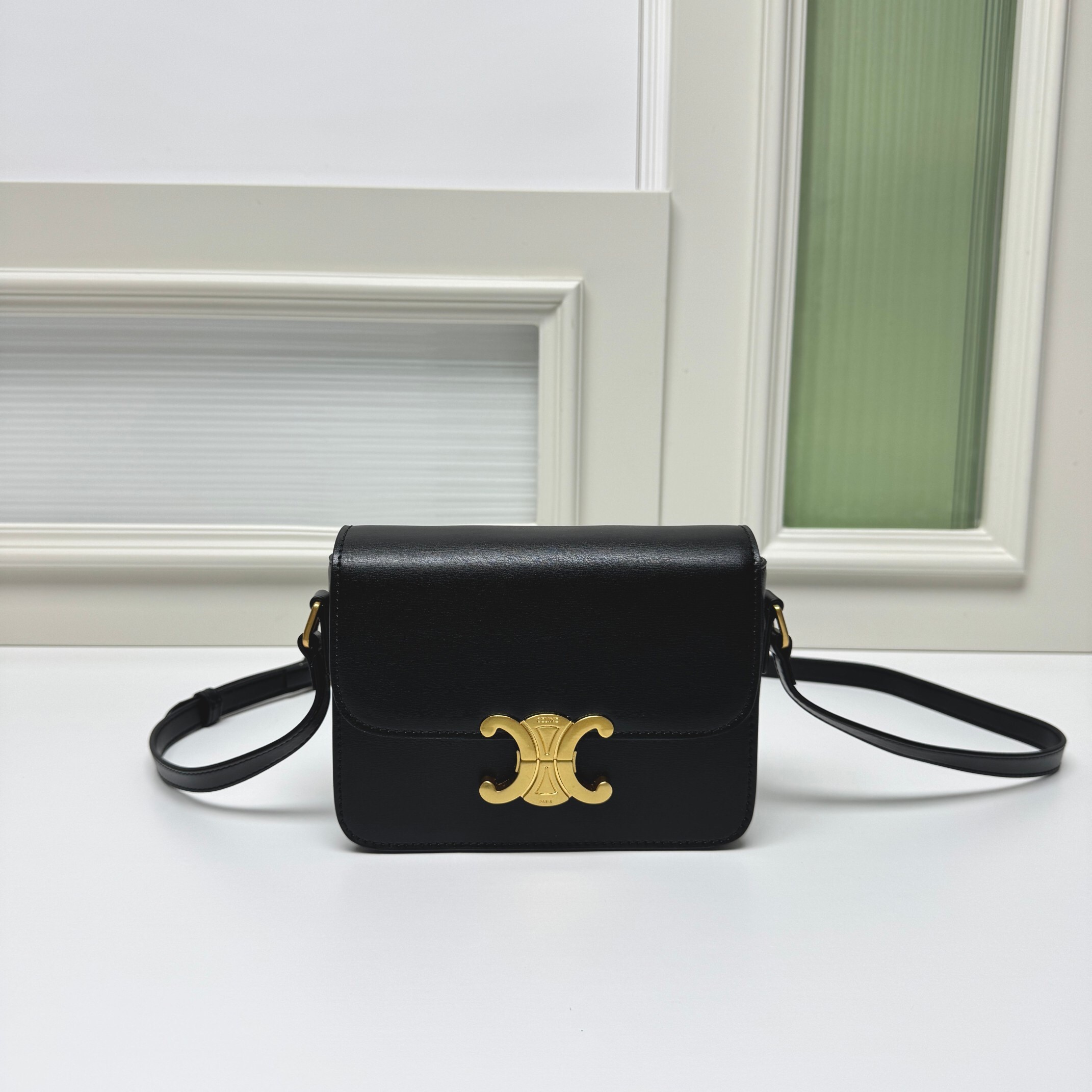 CELINE★トリオンフ クロスボディバッグ ティーン シャイニー