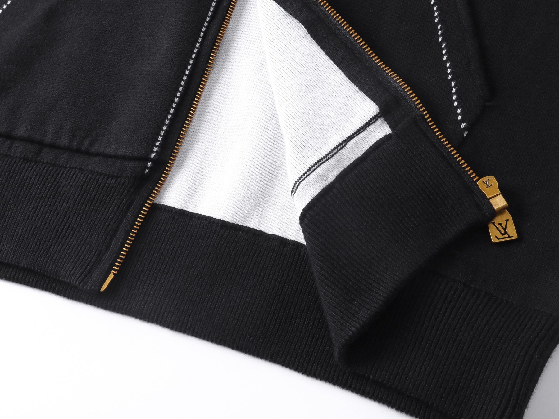 【LOUIS VUITTON旗艦店】ルイヴィトン パーカー ご好評に付き再入荷！