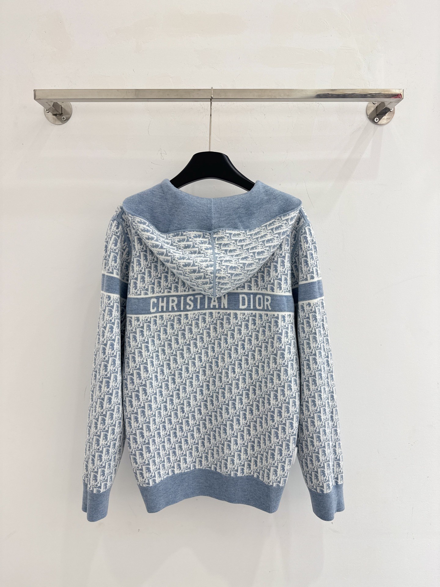 【DIOR旗艦店】（ディオール ）ニットフードジャケット ご好評に付き再入荷！