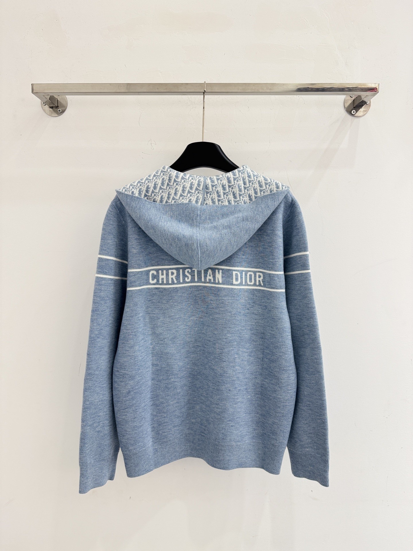 【DIOR旗艦店】（ディオール ）ニットフードジャケット ご好評に付き再入荷！